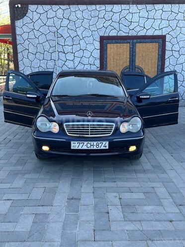 Mercedes C 200 2001, 240,000 km - 2.0 l - Saatlı