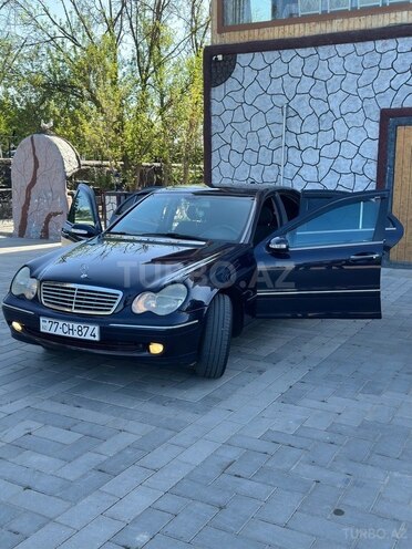 Mercedes C 200 2001, 240,000 km - 2.0 l - Saatlı