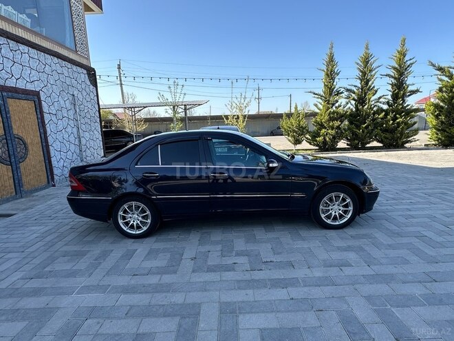 Mercedes C 200 2001, 240,000 km - 2.0 l - Saatlı
