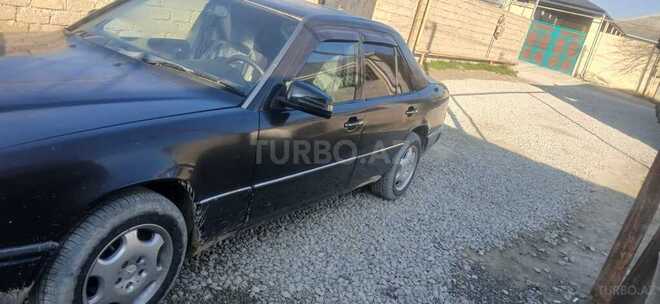 Mercedes E 230 1991, 252,000 km - 2.3 l - Bakı