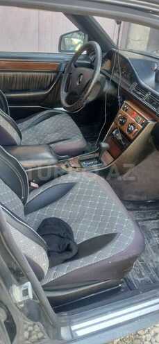 Mercedes E 230 1991, 252,000 km - 2.3 l - Bakı