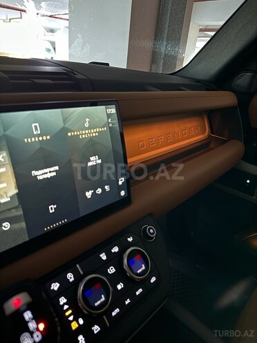 Land Rover Defender 2023, 28,600 km - 3.0 l - Bakı