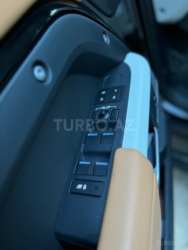 Land Rover Defender 2023, 28,600 km - 3.0 l - Bakı