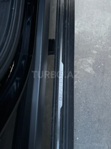 Land Rover Defender 2023, 28,600 km - 3.0 l - Bakı