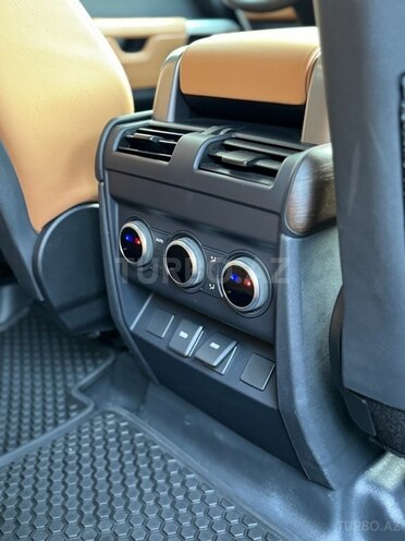 Land Rover Defender 2023, 28,600 km - 3.0 l - Bakı
