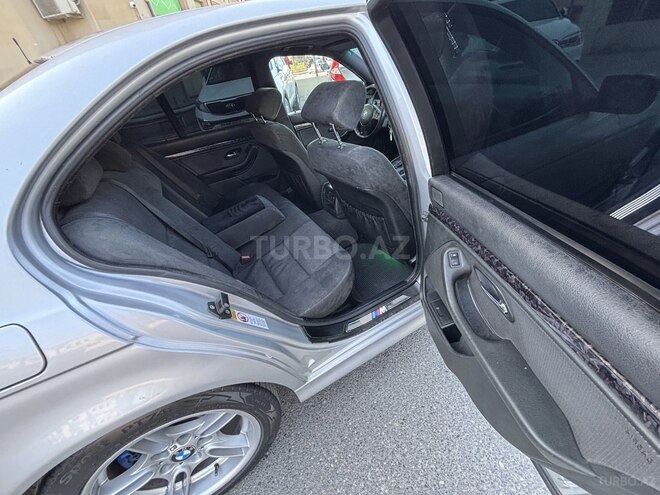 BMW 525 2002, 380,000 km - 2.5 l - Bakı