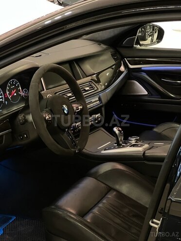 BMW M5 2013, 82,000 km - 4.4 l - Bakı