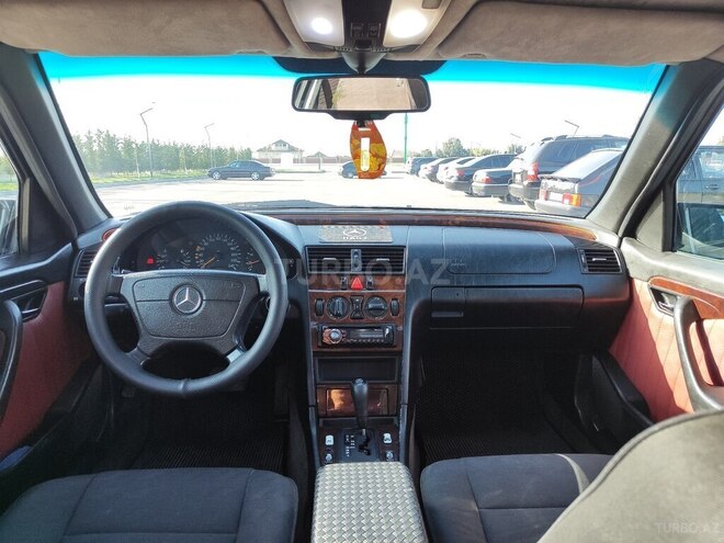 Mercedes C 180 1997, 220,000 km - 1.8 l - Salyan
