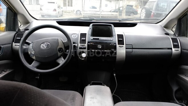 Toyota Prius-3