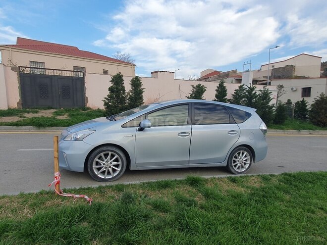 Toyota Prius V 2012, 350,000 km - 1.8 l - Bakı