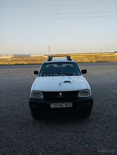 Mitsubishi L200 2006, 250,000 km - 2.5 l - Salyan