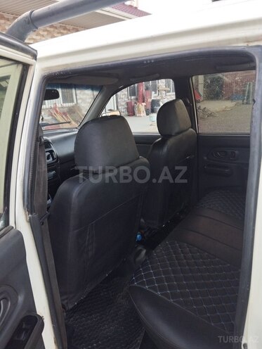 Mitsubishi L200 2006, 250,000 km - 2.5 l - Salyan