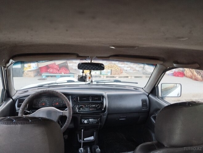 Mitsubishi L200 2006, 250,000 km - 2.5 l - Salyan
