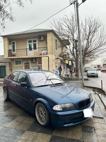 BMW 320 2001, 302,000 km - 2.2 l - Bakı