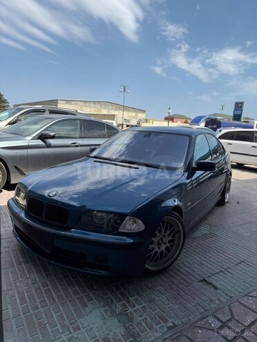 BMW 320 2001, 302,000 km - 2.2 l - Bakı