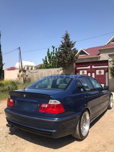BMW 320 2001, 302,000 km - 2.2 l - Bakı