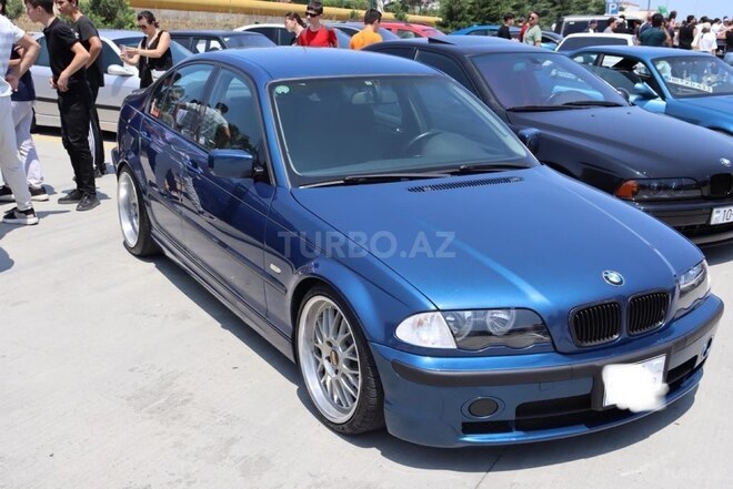 BMW 320 2001, 302,000 km - 2.2 l - Bakı