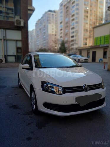 Volkswagen Polo 2014, 189,804 km - 1.6 l - Bakı