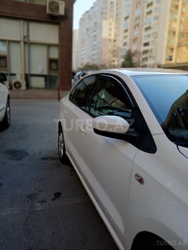 Volkswagen Polo 2014, 189,804 km - 1.6 l - Bakı