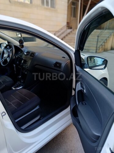 Volkswagen Polo 2014, 189,804 km - 1.6 l - Bakı