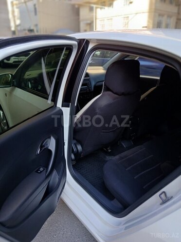 Volkswagen Polo 2014, 189,804 km - 1.6 l - Bakı