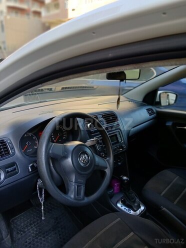 Volkswagen Polo 2014, 189,804 km - 1.6 l - Bakı