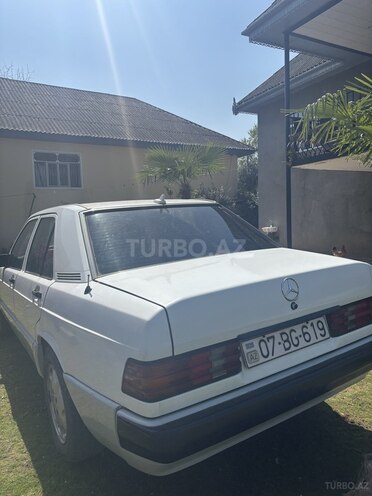 Mercedes 190 1993, 350,000 km - 2.0 l - Astara