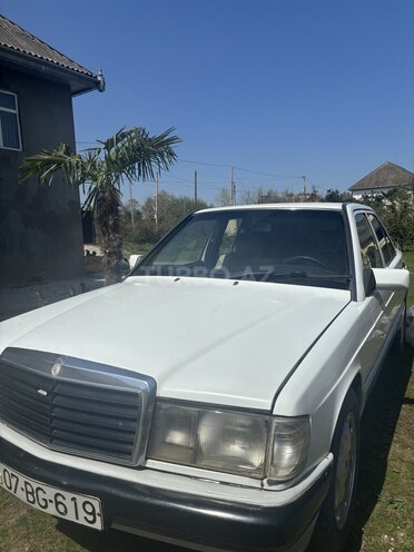 Mercedes 190 1993, 350,000 km - 2.0 l - Astara