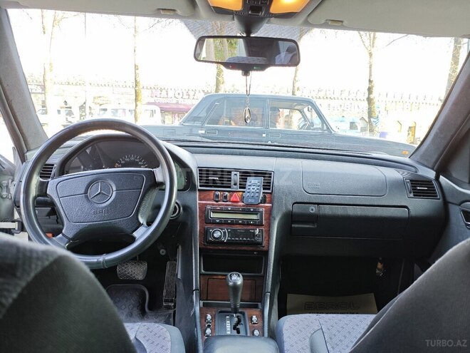 Mercedes C 200 1996, 300,000 km - 2.0 l - İsmayıllı