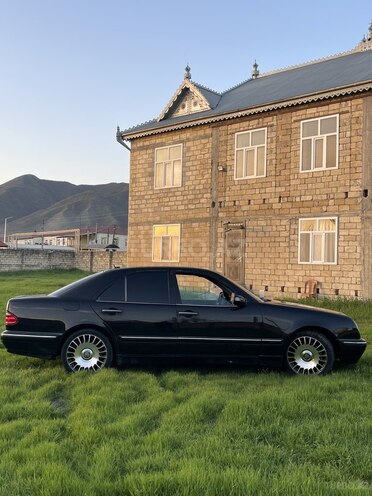 Mercedes E 320 2000, 345,089 km - 3.2 l - Bakı