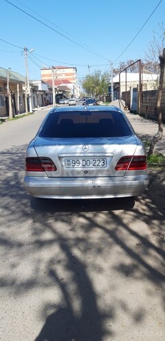 Mercedes E 220 d 1999, 666,426 km - 2.2 л - İmişli