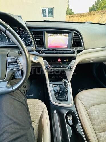 Hyundai Elantra 2018, 154,497 km - 2.0 л - Bakı