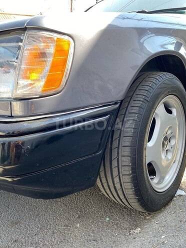 Mercedes E 200 1990, 360,000 km - 2.0 l - Bakı