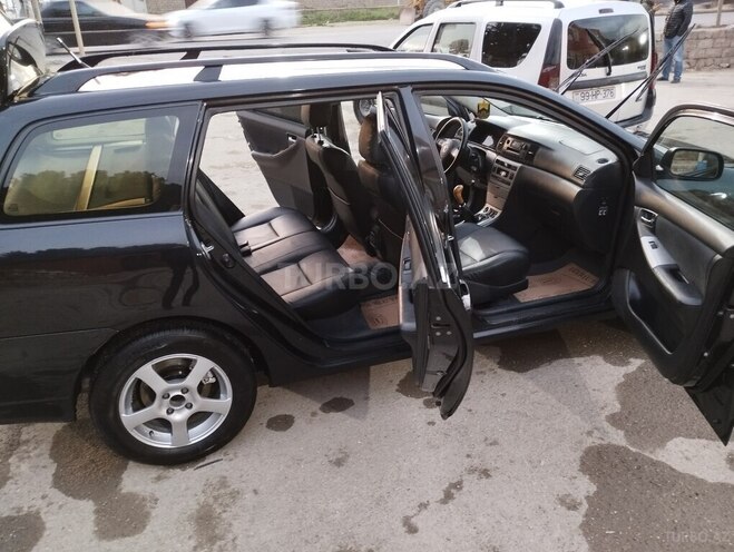 Toyota Corolla 2005, 267,000 km - 1.4 l - Bakı