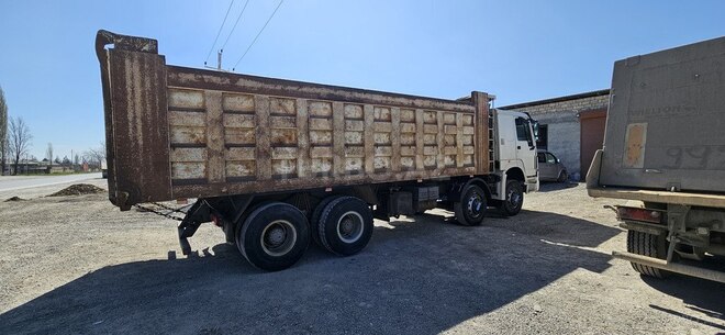 HOWO 371 2013, 337,000 km - 9.7 l - Quba
