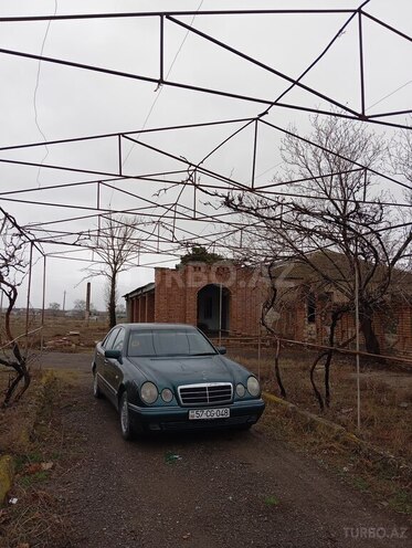 Mercedes E 200 1998, 325,000 km - 2.0 l - Şəmkir