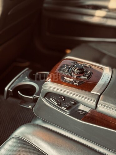 BMW 750 2009, 181,000 km - 4.4 l - Bakı