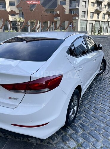 Hyundai Avante 2017, 125,000 km - 1.6 л - Bakı