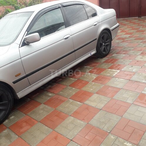 BMW 523 1996, 496,000 km - 2.5 l - Gədəbəy