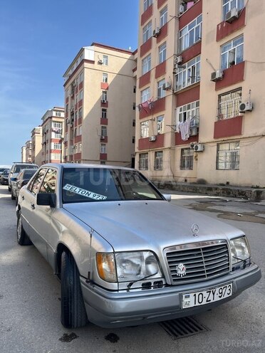 Mercedes E 220 1995, 452,658 km - 2.2 l - Bakı