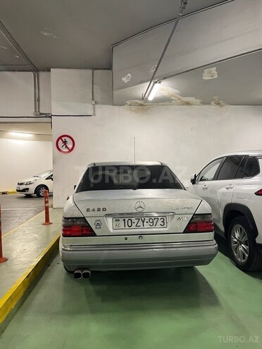 Mercedes E 220 1995, 452,658 km - 2.2 l - Bakı