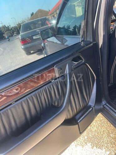 Mercedes E 220 1993, 287,677 km - 2.2 l - Bakı