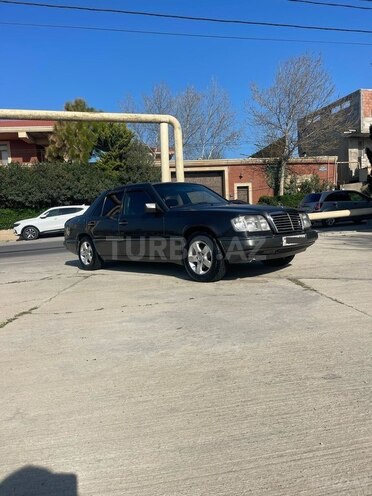 Mercedes E 220 1993, 287,677 km - 2.2 l - Bakı