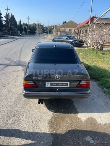 Mercedes E 220 1993, 287,677 km - 2.2 l - Bakı