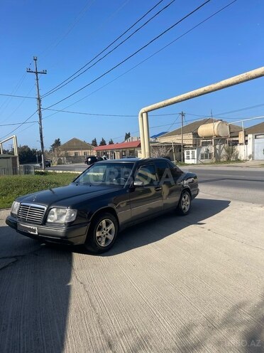 Mercedes E 220 1993, 287,677 km - 2.2 l - Bakı