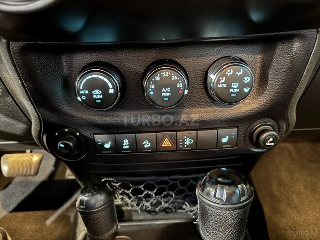 Jeep Wrangler 2015, 94,000 km - 3.6 l - Bakı
