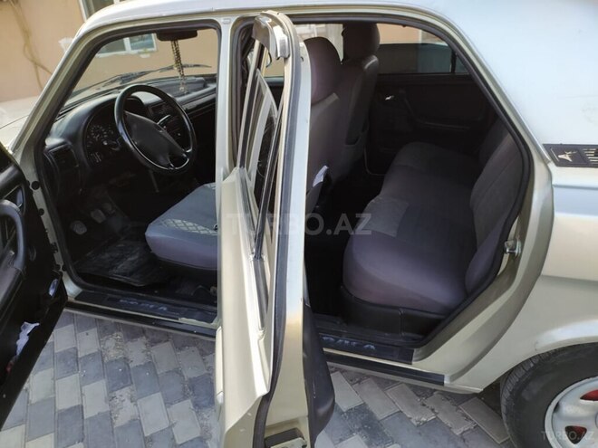 GAZ 31105 2004, 212,000 km - 2.3 l - Bakı