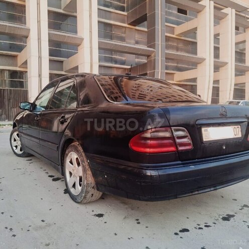 Mercedes E 220 d 2001, 868,156 km - 2.2 l - Bakı