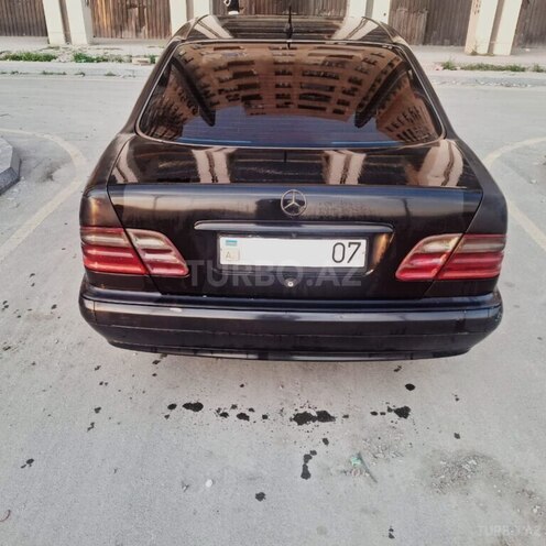 Mercedes E 220 d 2001, 868,156 km - 2.2 l - Bakı