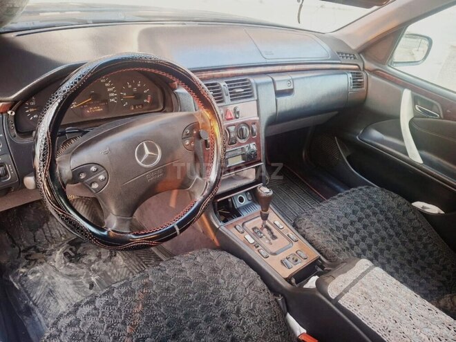 Mercedes E 220 d 2001, 868,156 km - 2.2 l - Bakı